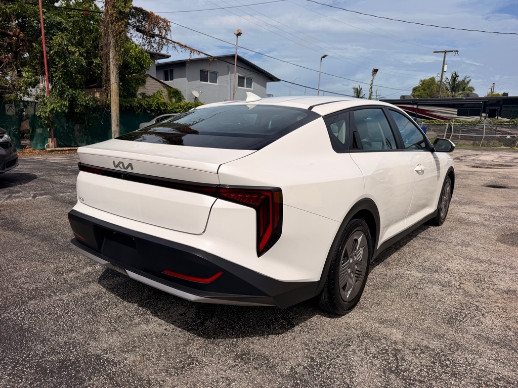 Photo 10 of this KIA K4