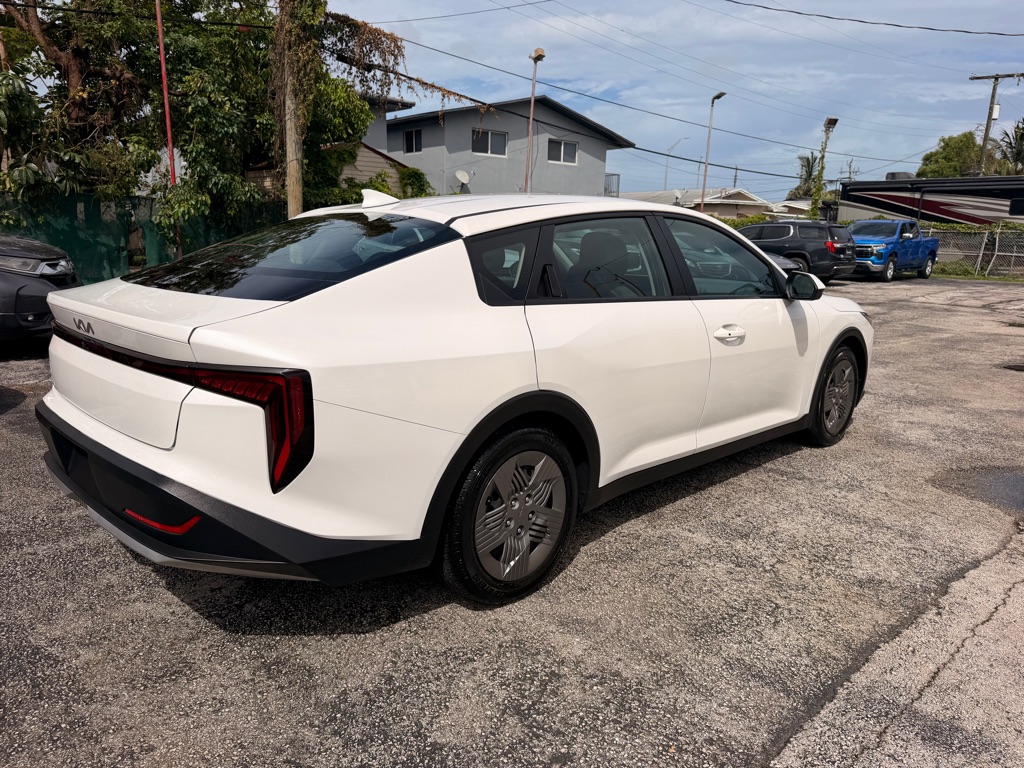 Photo 9 of this KIA K4