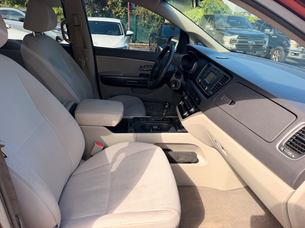 Photo 14 of this KIA SEDONA