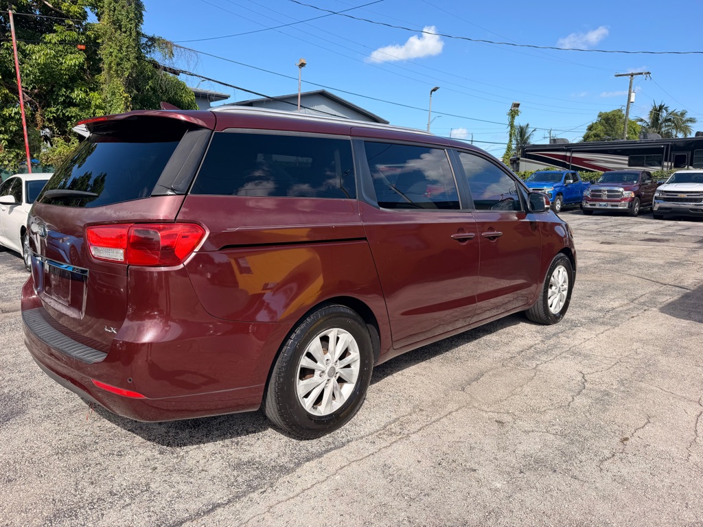 Photo 8 of this KIA SEDONA