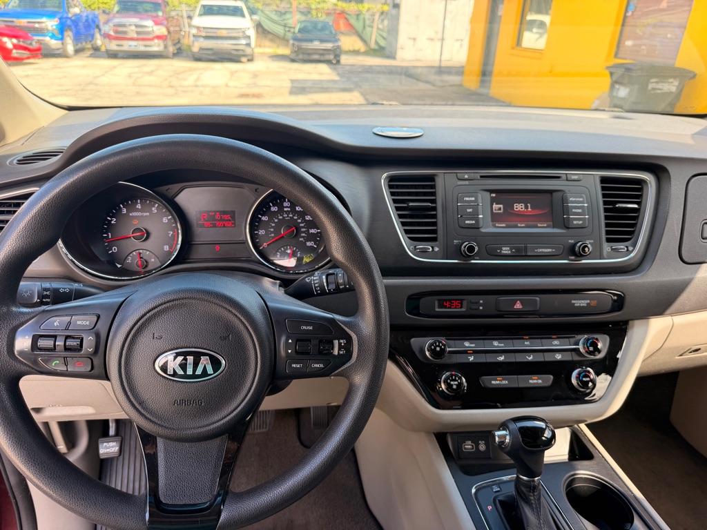 Photo 19 of this KIA SEDONA