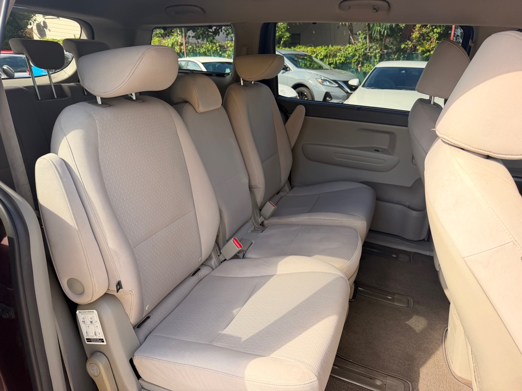 Photo 15 of this KIA SEDONA
