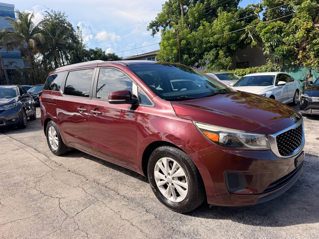 Photo 7 of this KIA SEDONA