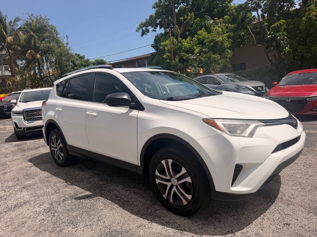 Photo 8 of this TOYOTA RAV4