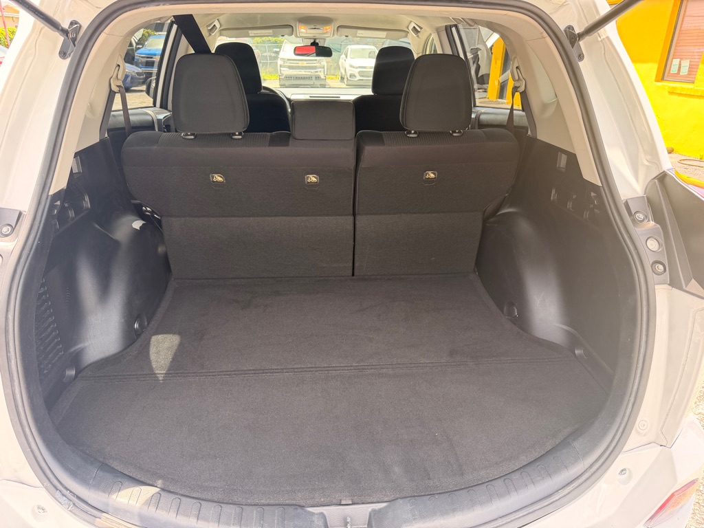 Photo 18 of this TOYOTA RAV4