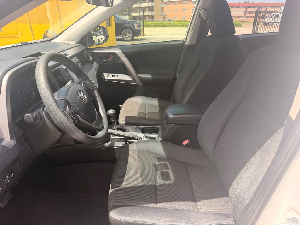 Photo 14 of this TOYOTA RAV4