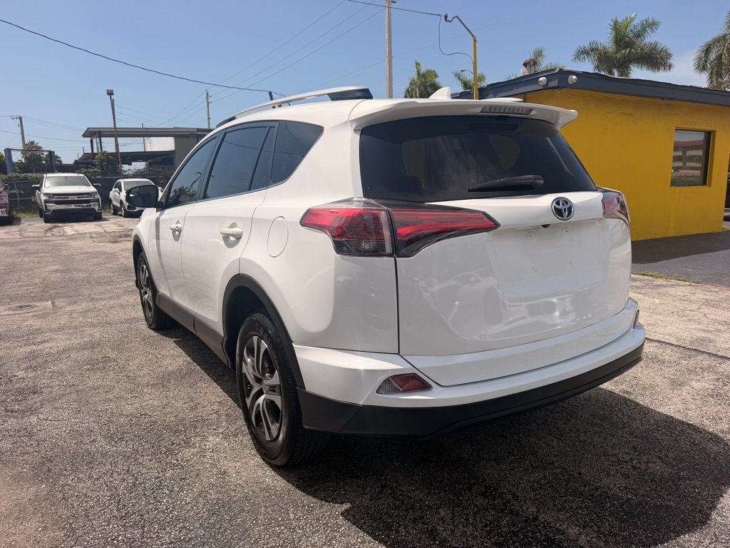 Photo 12 of this TOYOTA RAV4