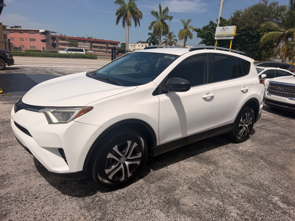 Photo 2 of this TOYOTA RAV4