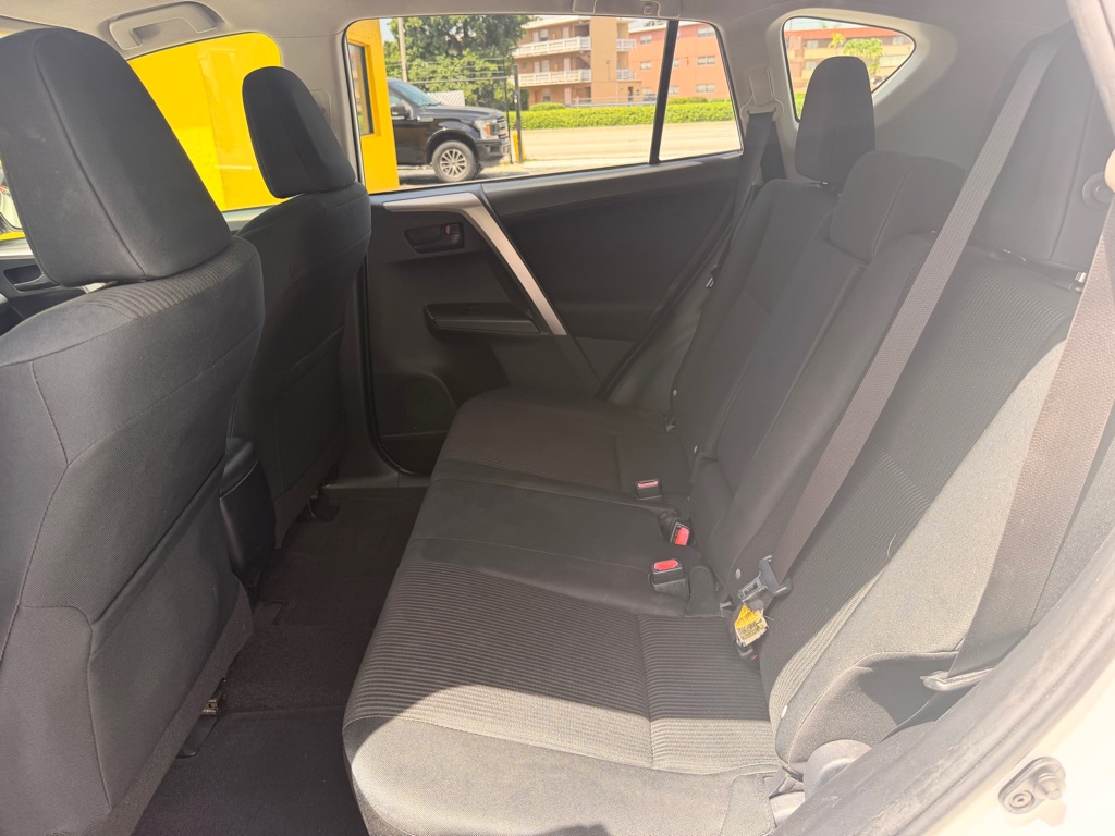 Photo 17 of this TOYOTA RAV4
