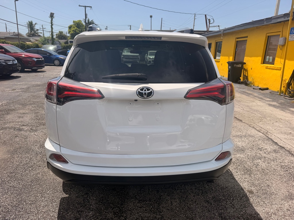 Photo 11 of this TOYOTA RAV4