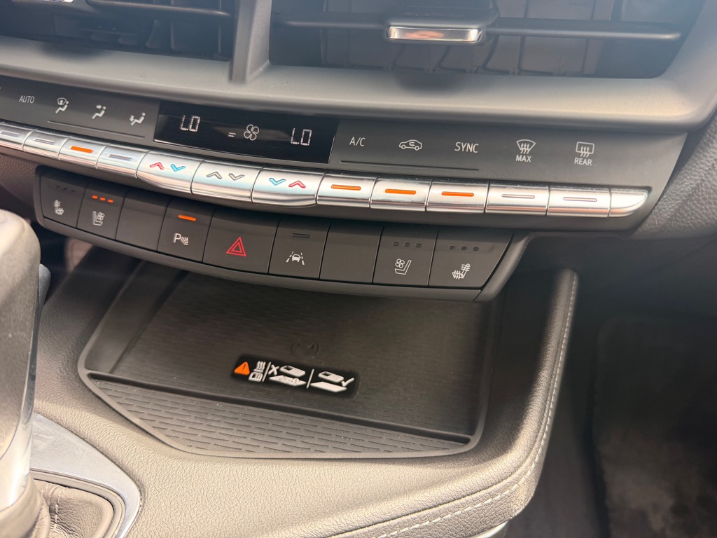 Photo 21 of this CADILLAC CT4