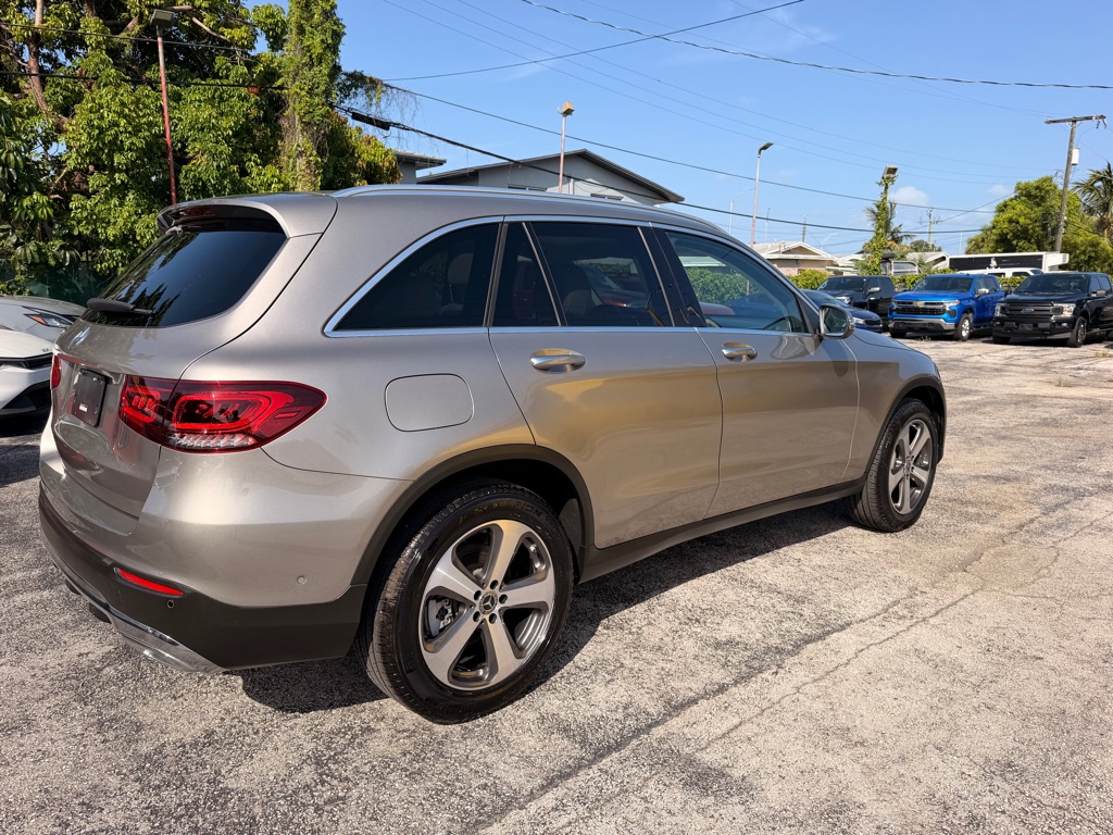 Photo 8 of this MERCEDES-BENZ GLC