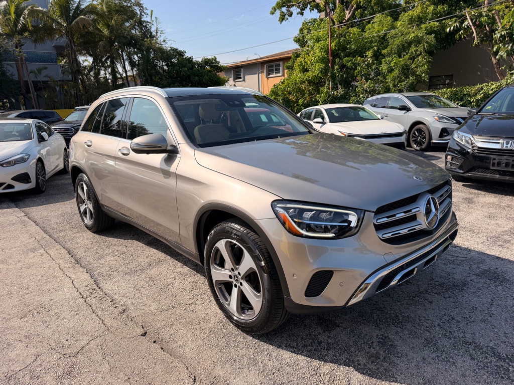 Photo 6 of this MERCEDES-BENZ GLC
