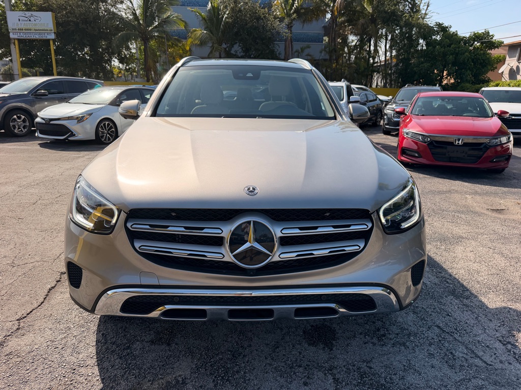 Photo 5 of this MERCEDES-BENZ GLC