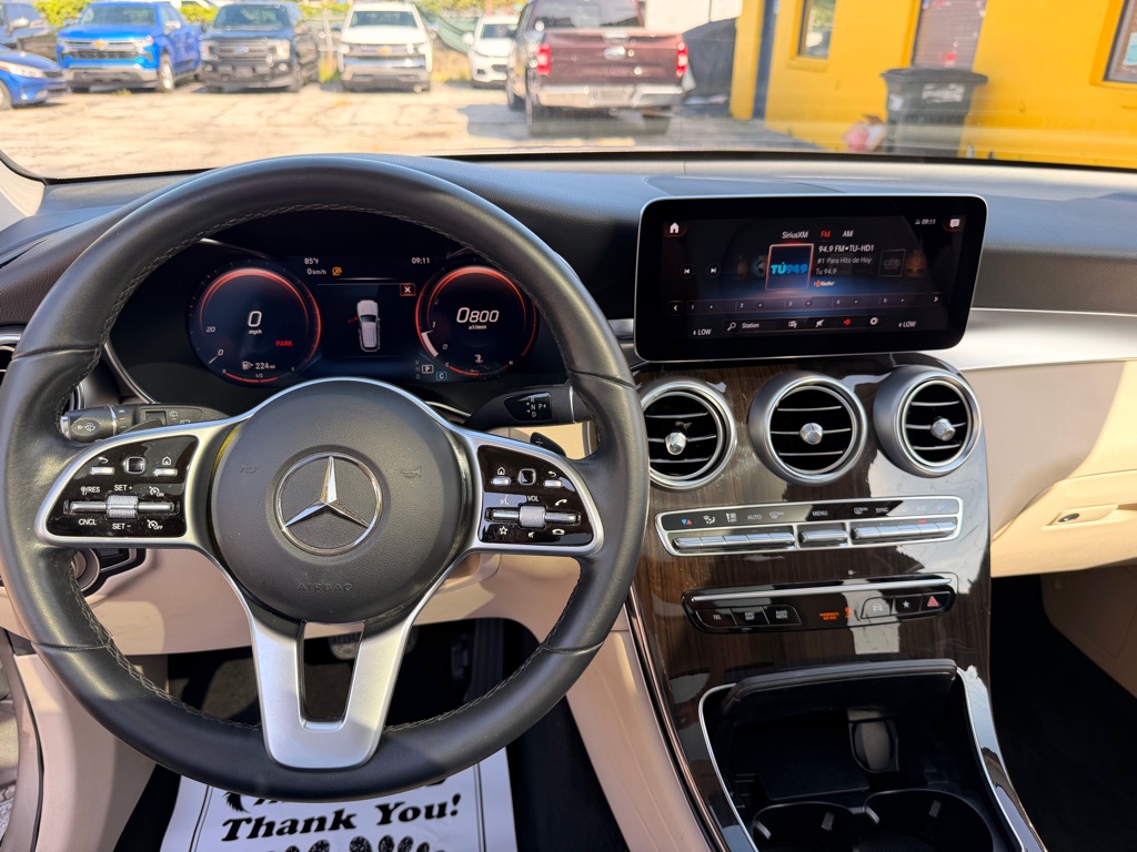 Photo 22 of this MERCEDES-BENZ GLC