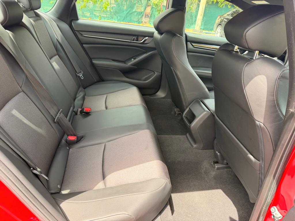 Photo 18 of this HONDA ACCORD