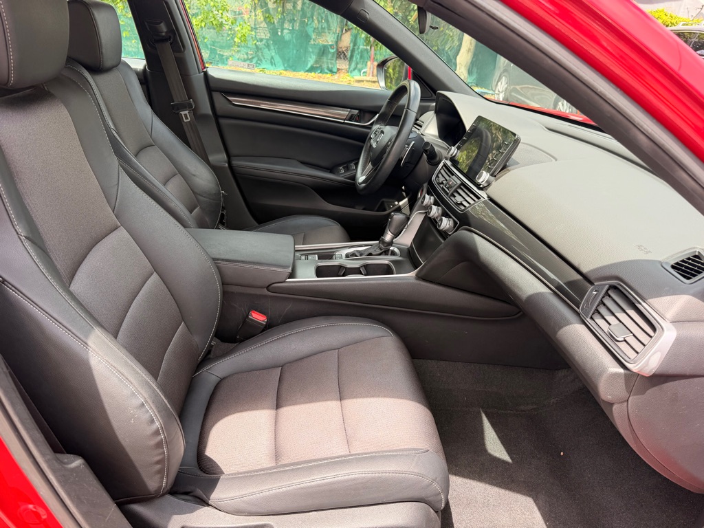 Photo 17 of this HONDA ACCORD