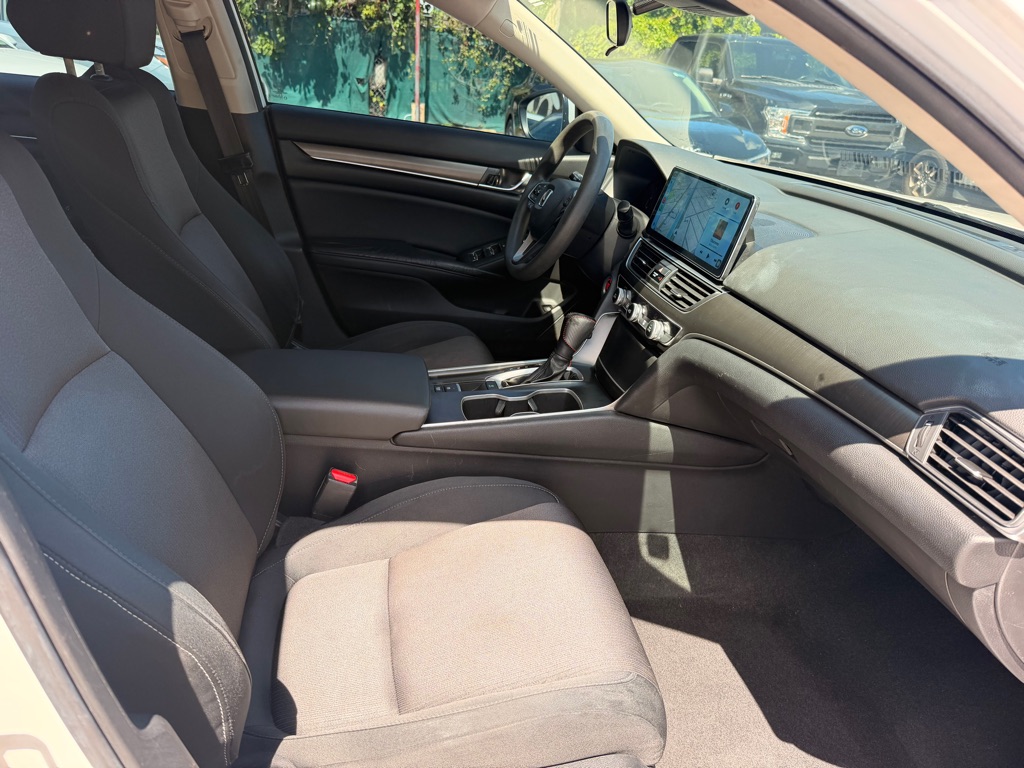 Photo 15 of this HONDA ACCORD