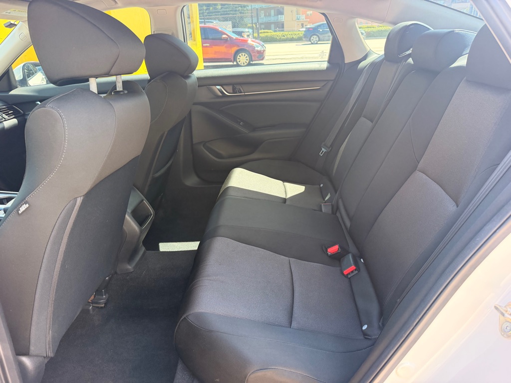 Photo 17 of this HONDA ACCORD