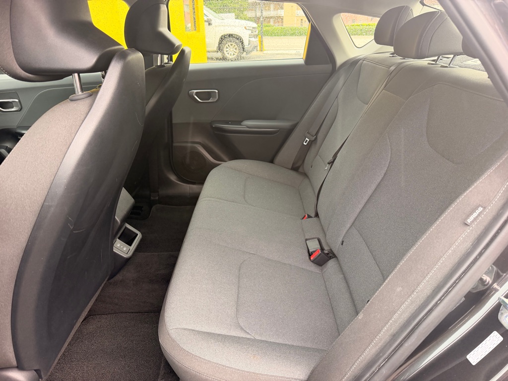 Photo 17 of this KIA K4