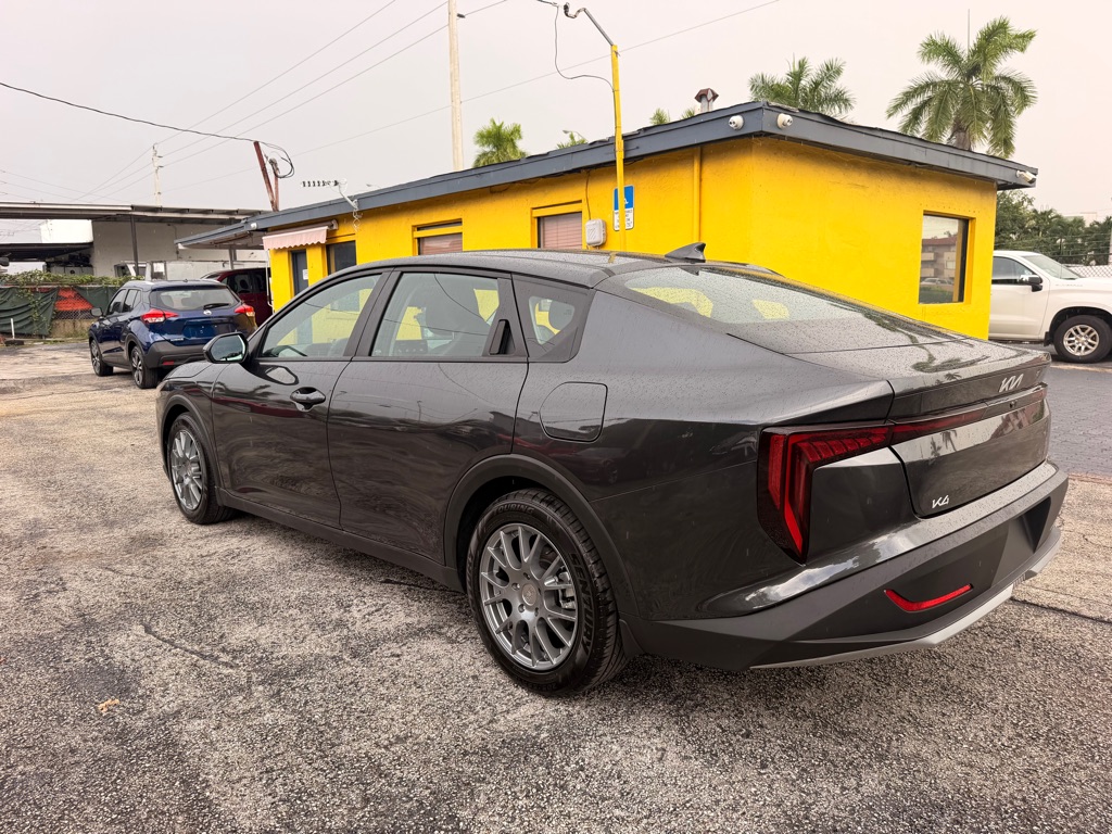 Photo 13 of this KIA K4