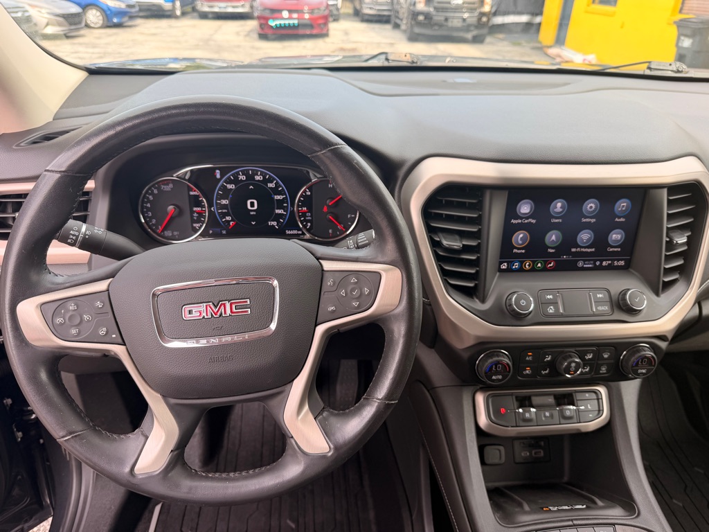 Photo 18 of this GMC ACADIA