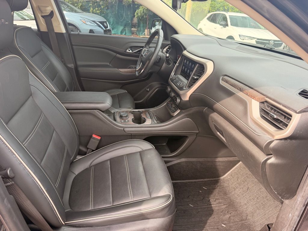 Photo 13 of this GMC ACADIA