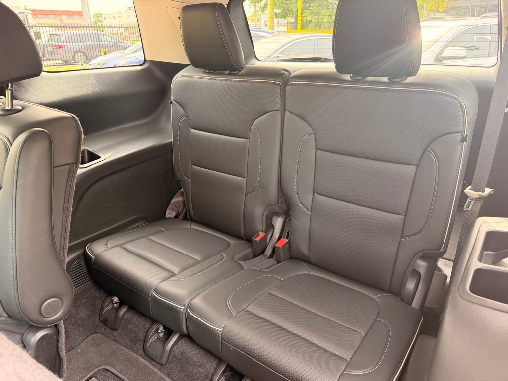 Photo 16 of this GMC ACADIA