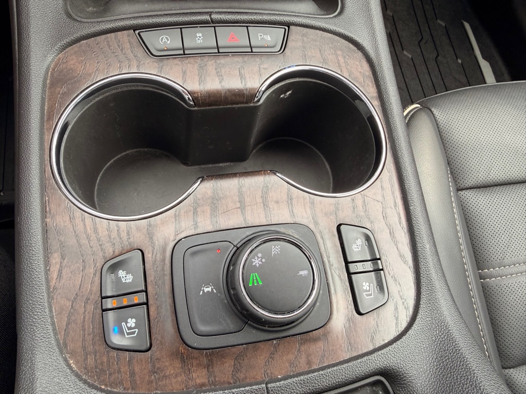 Photo 25 of this GMC ACADIA