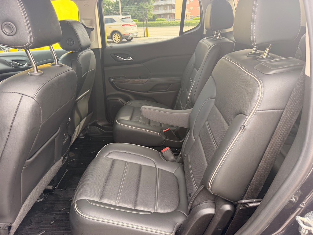 Photo 15 of this GMC ACADIA