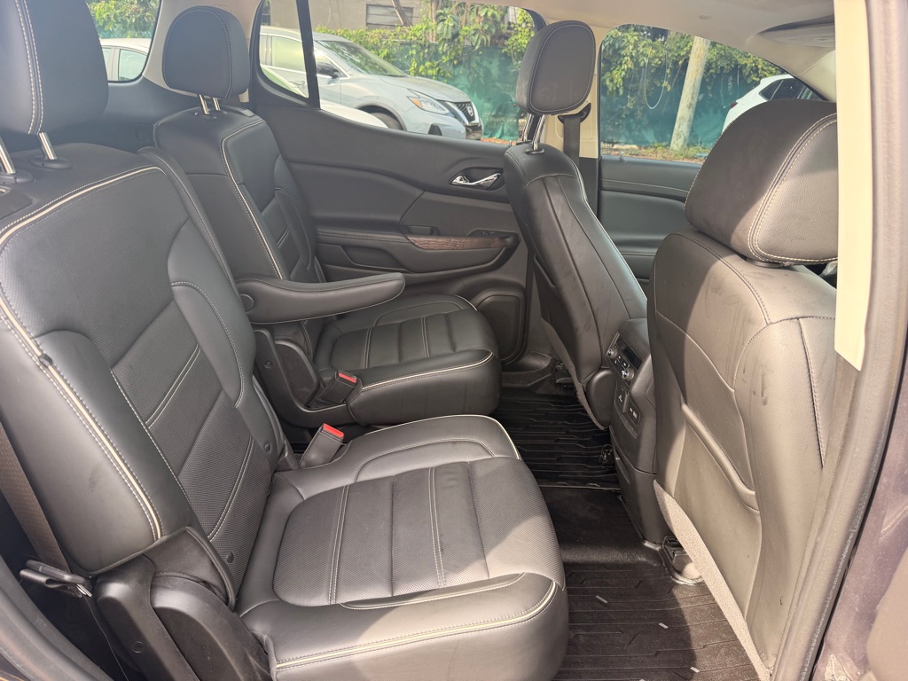 Photo 14 of this GMC ACADIA