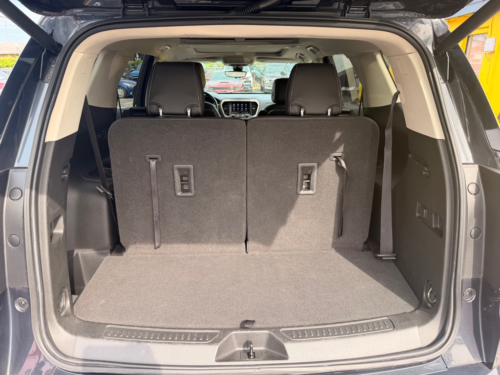 Photo 17 of this GMC ACADIA