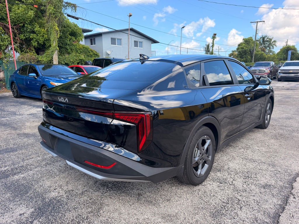 Photo 11 of this KIA K4