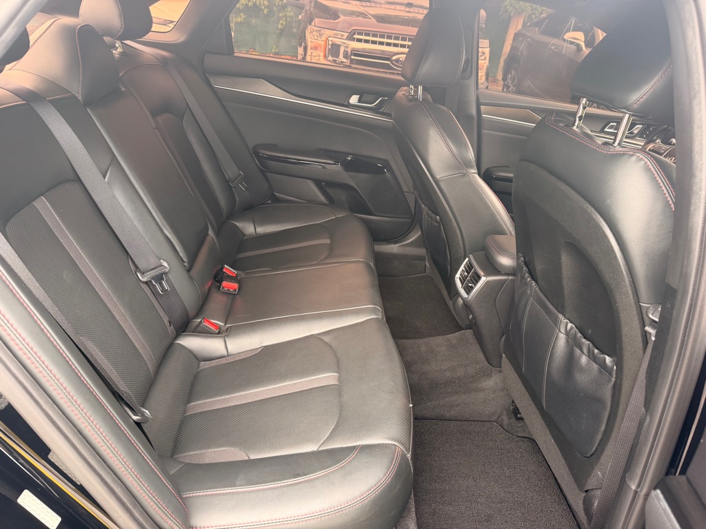 Photo 18 of this KIA K5