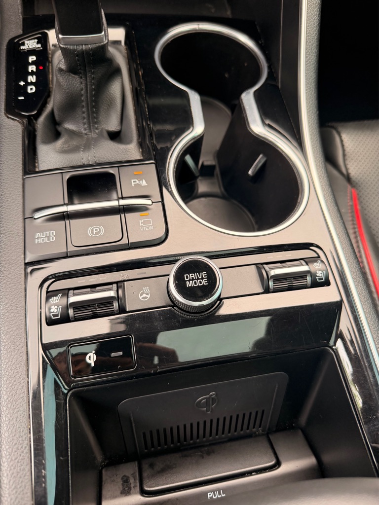 Photo 25 of this KIA K5