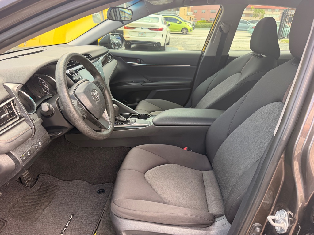 Photo 14 of this TOYOTA CAMRY