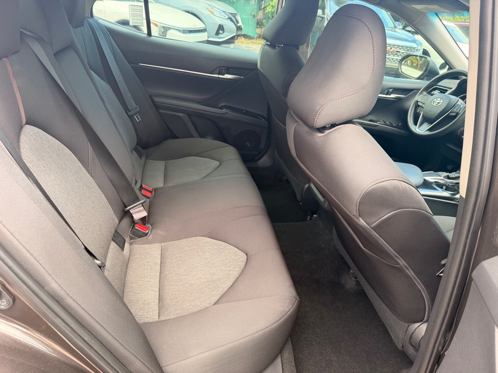 Photo 15 of this TOYOTA CAMRY