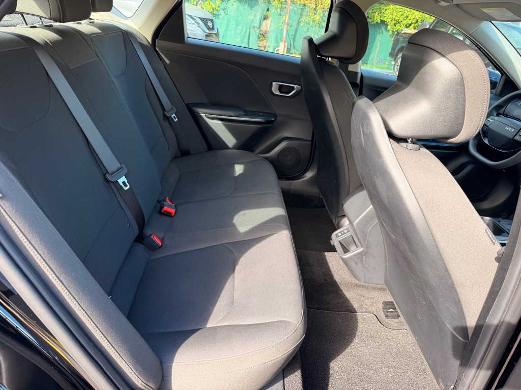 Photo 17 of this KIA K4