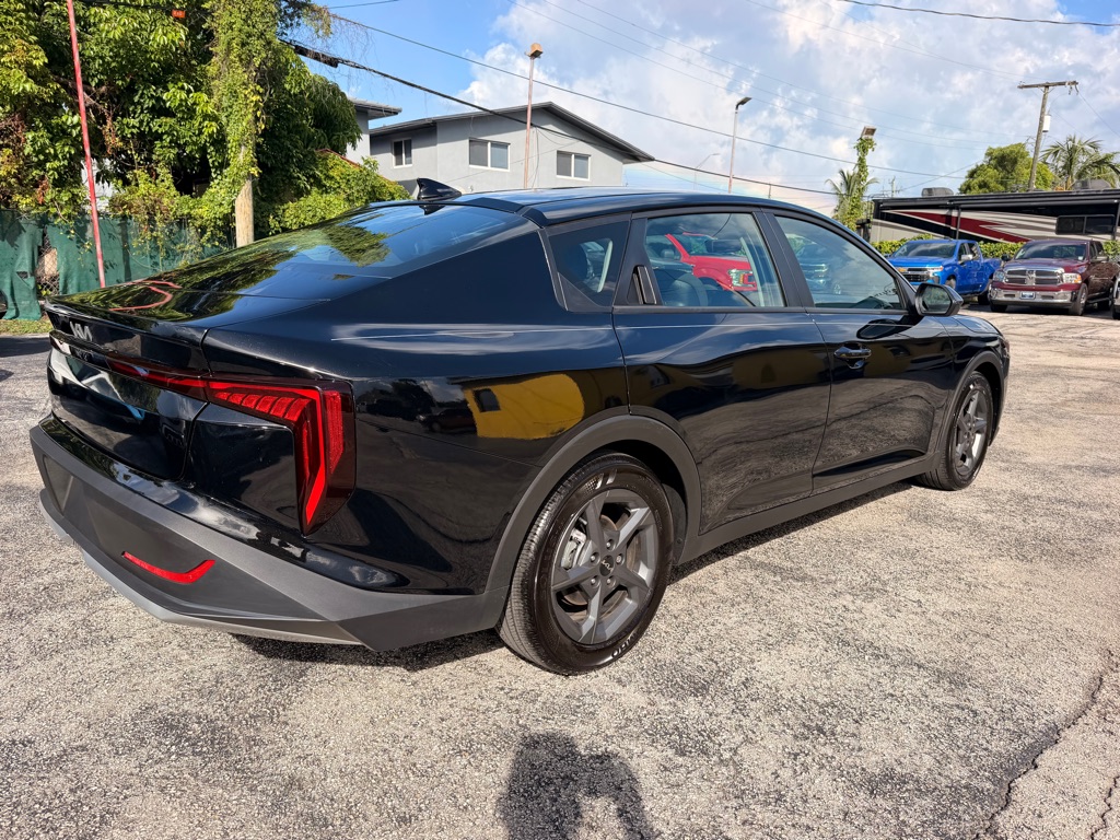Photo 9 of this KIA K4