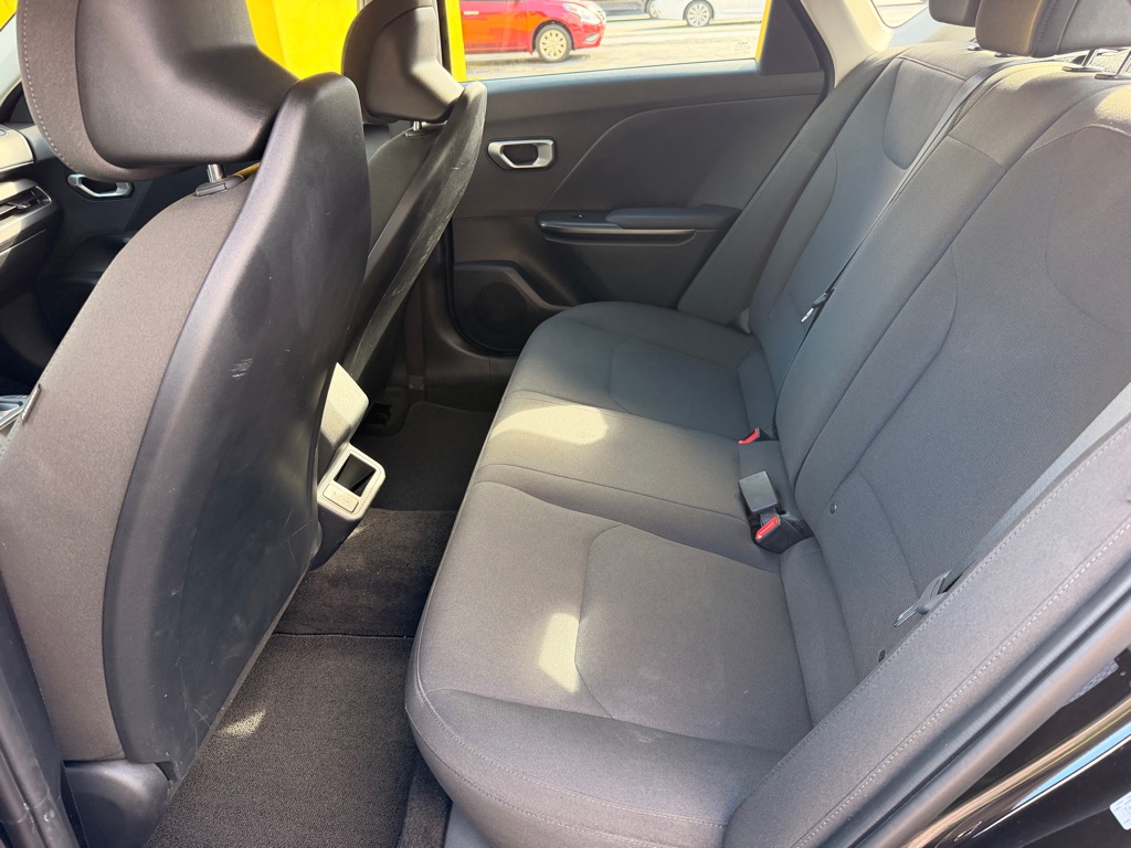 Photo 18 of this KIA K4