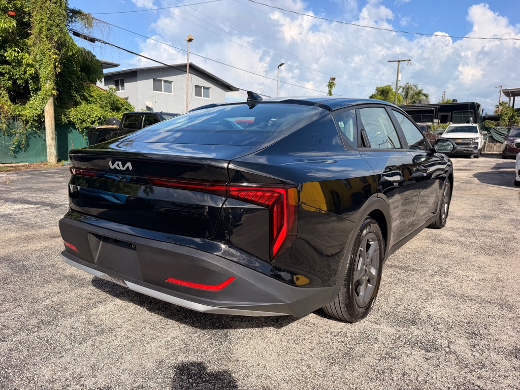 Photo 10 of this KIA K4