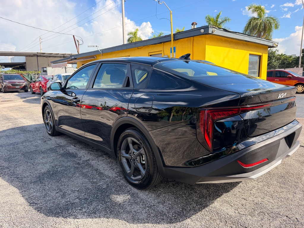 Photo 14 of this KIA K4