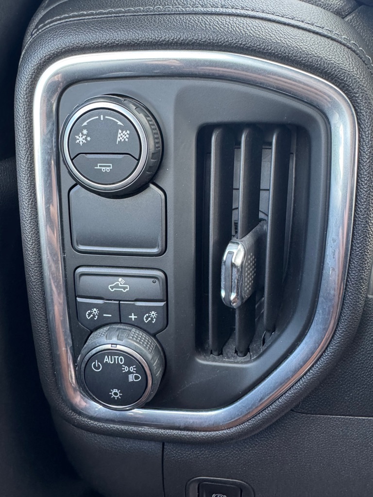 Photo 22 of this CHEVROLET SILVERADO 1500