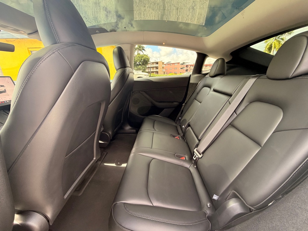 Photo 19 of this TESLA MODEL Y