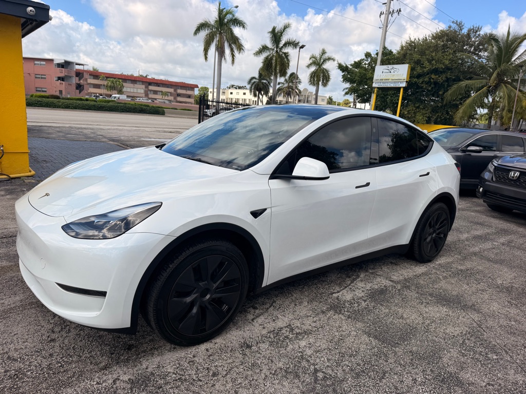 Photo 2 of this TESLA MODEL Y