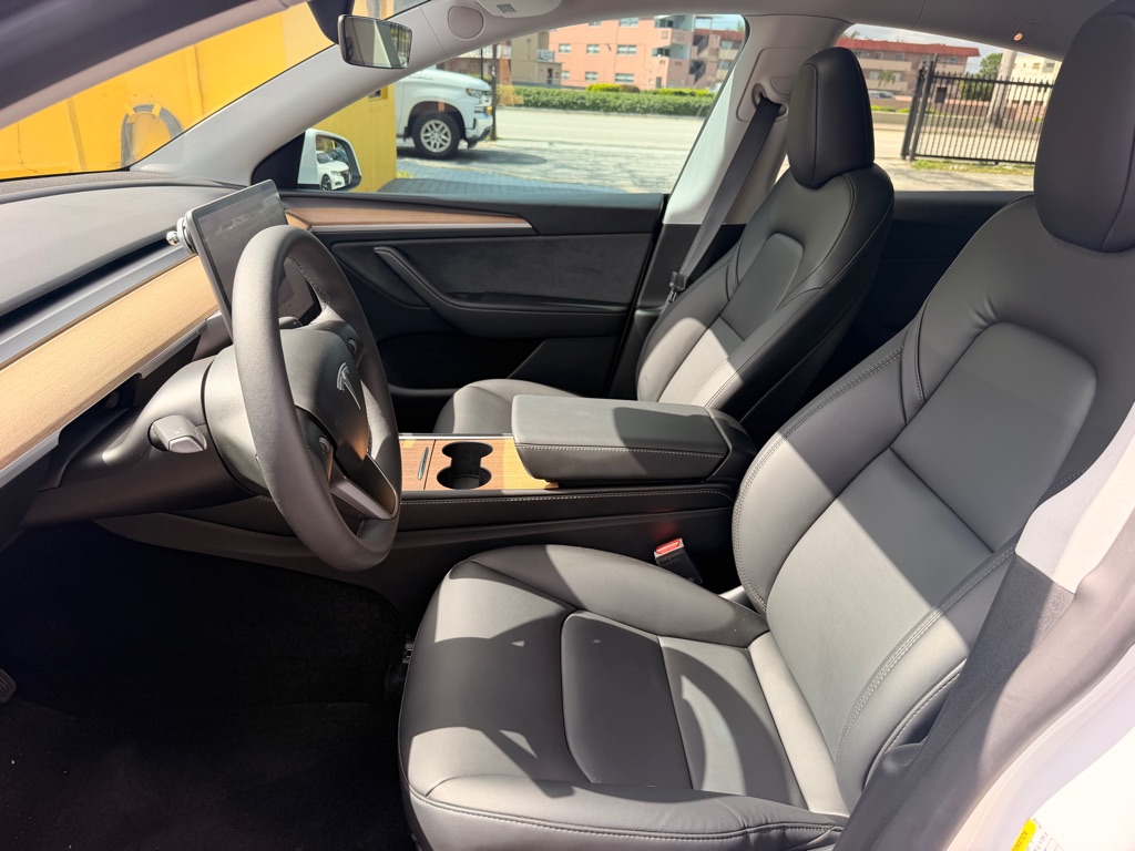 Photo 15 of this TESLA MODEL Y