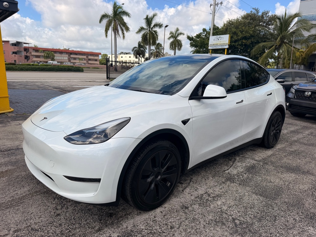 Photo 3 of this TESLA MODEL Y
