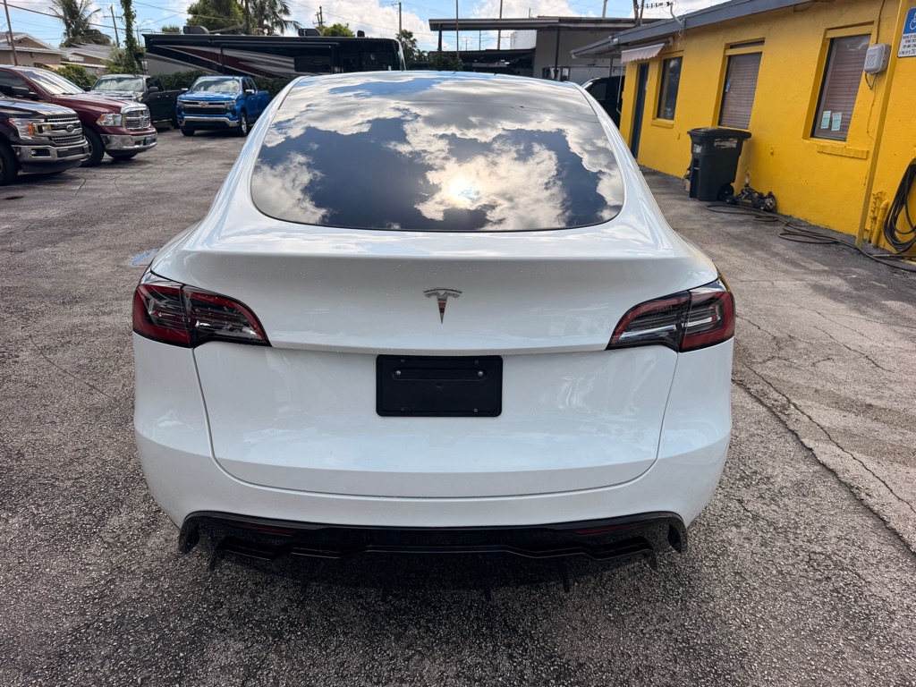 Photo 11 of this TESLA MODEL Y