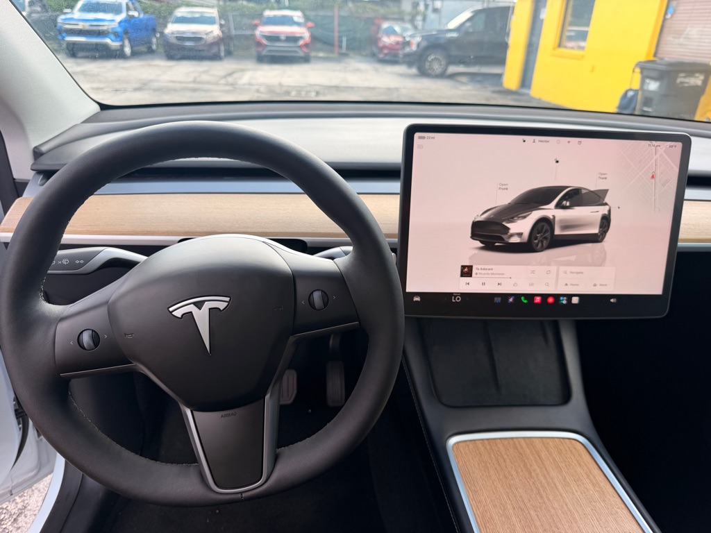 Photo 22 of this TESLA MODEL Y