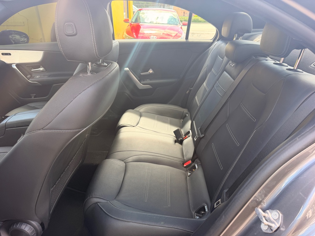 Photo 20 of this MERCEDES-BENZ A